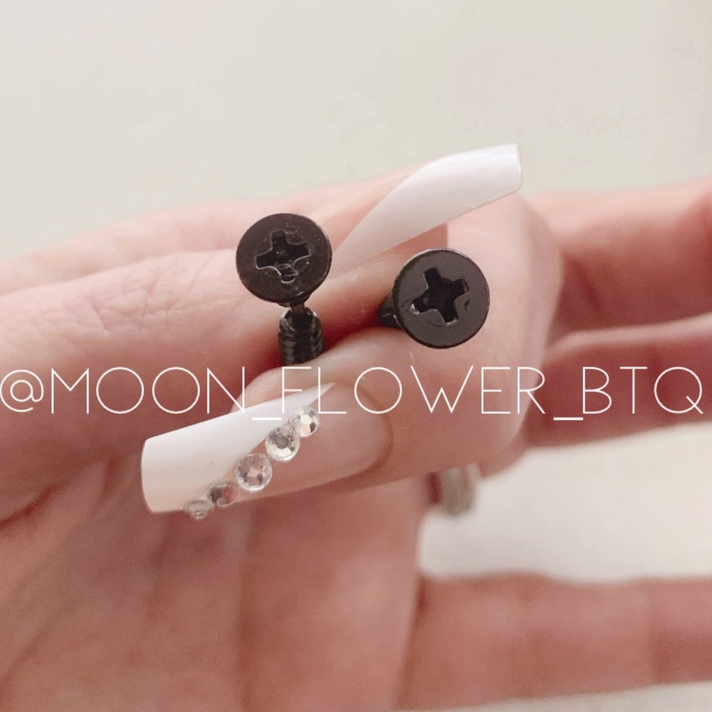 🟢SALE 2/$25🟢 Punk Goth Stainless Steel Screw Earrings - Picture 3 of 8